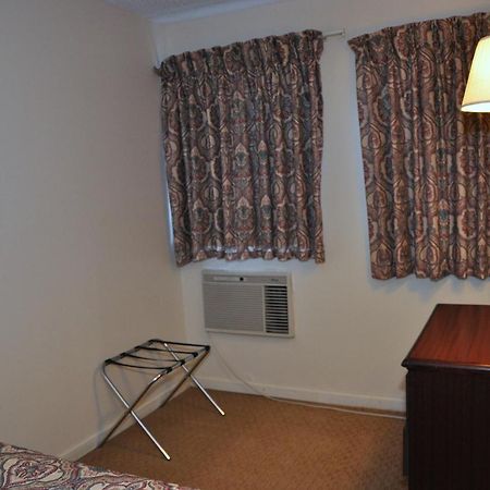 Merrimac Inn & Suites วิลเลียมส์เบิร์ก ภายนอก รูปภาพ