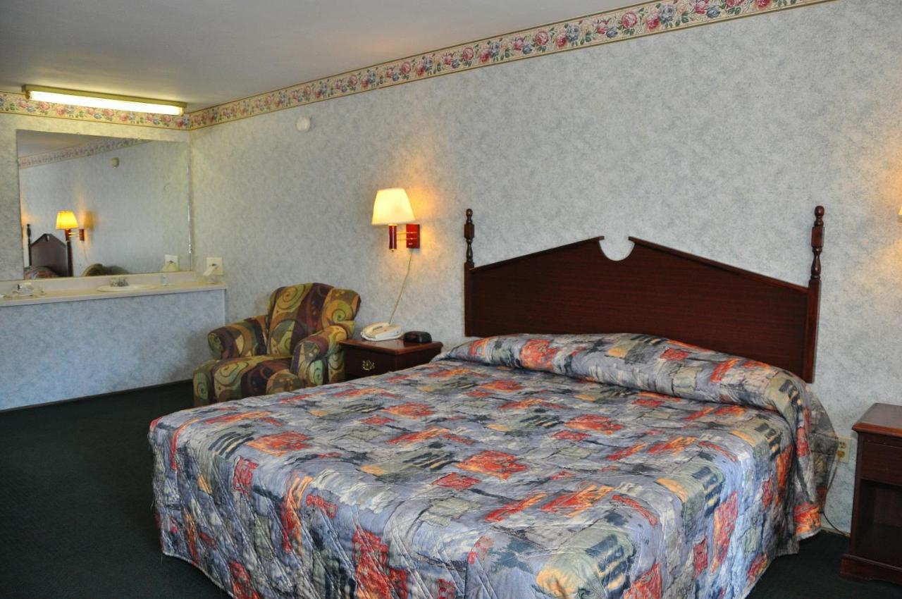 Merrimac Inn & Suites วิลเลียมส์เบิร์ก ภายนอก รูปภาพ
