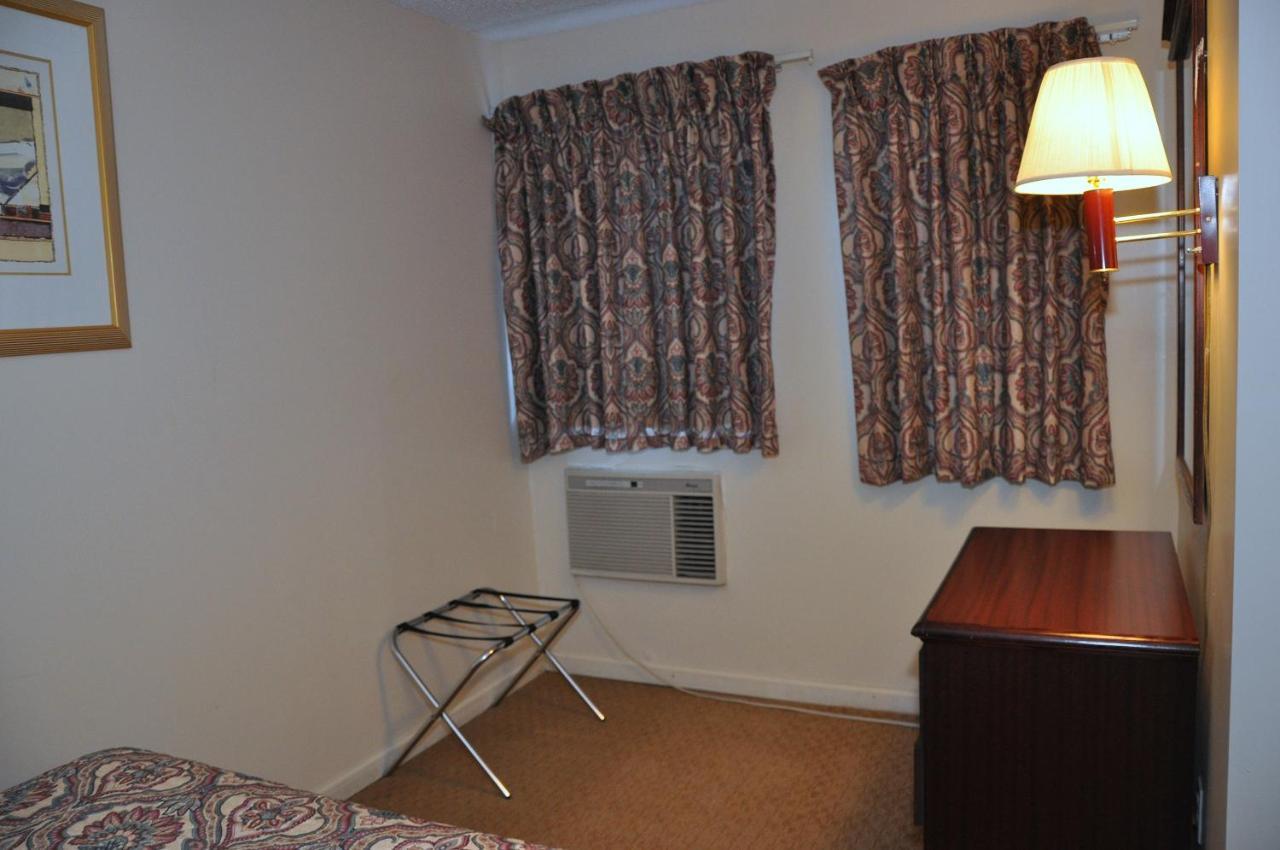 Merrimac Inn & Suites วิลเลียมส์เบิร์ก ภายนอก รูปภาพ